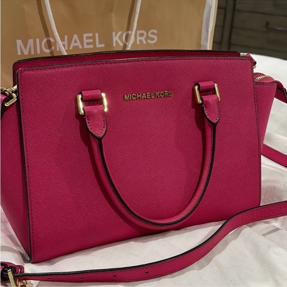 Michael Kors Purse: NEW!!! - Picture 3 of 3
